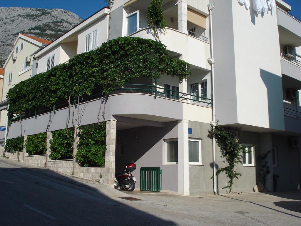 Milic Apartments Макарська Екстер'єр фото