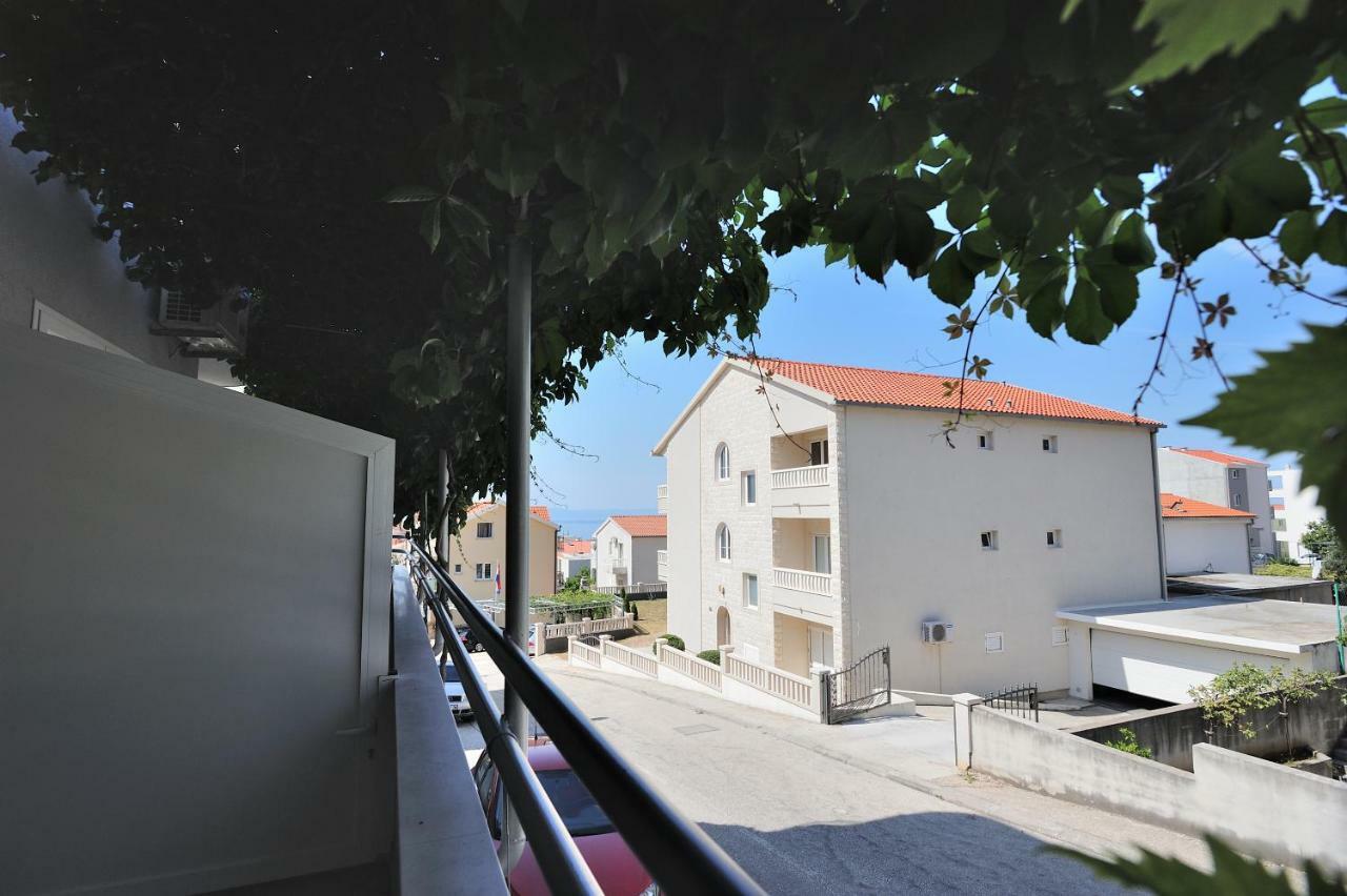 Milic Apartments Макарська Екстер'єр фото
